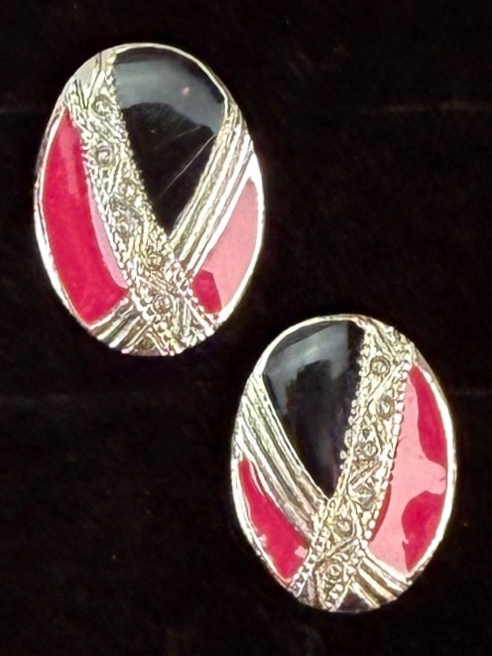 Vintage weighted Silvertone, red and black pierced earrings